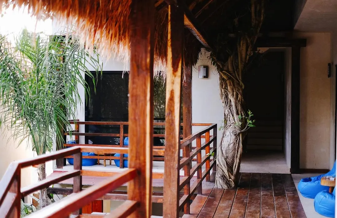 Hotel Uolis Nah-1