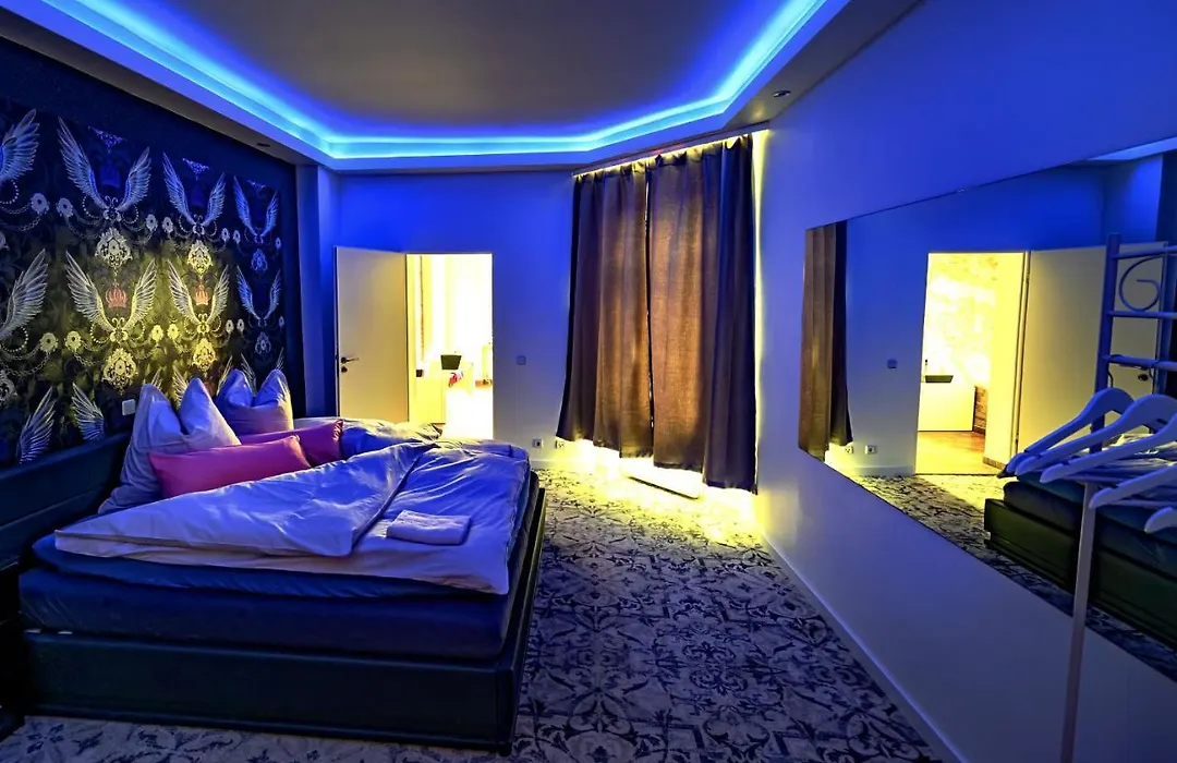 Little Suite-1