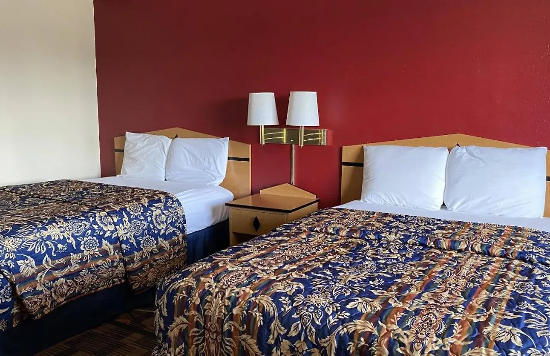 Newton Inn In Newton, Ks-1