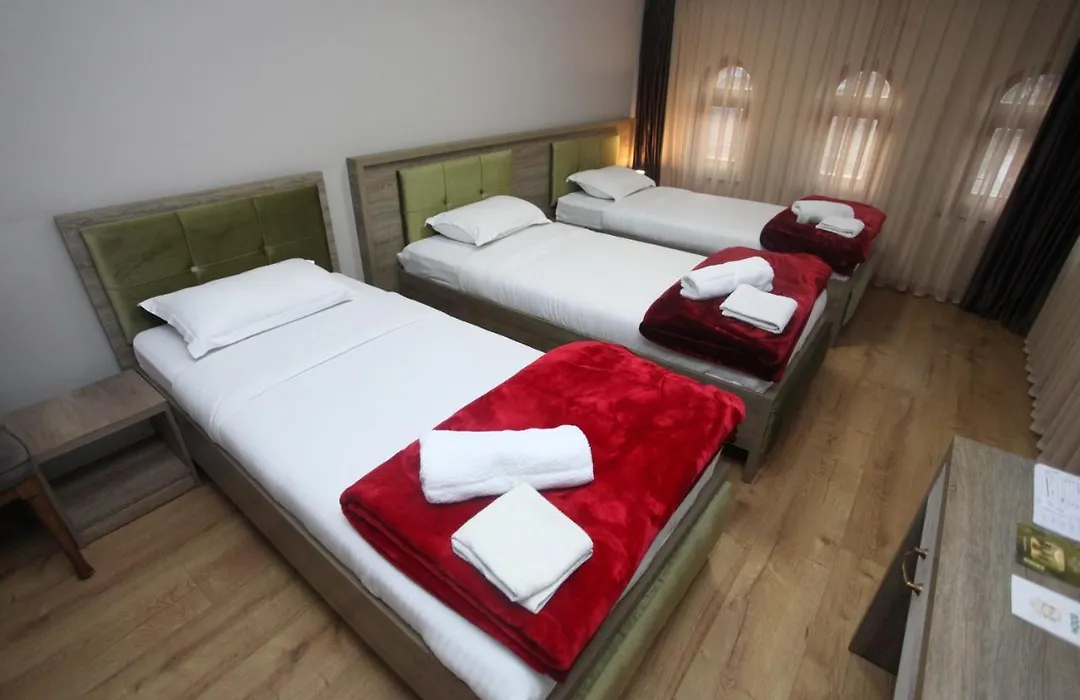 Hotel Happy-1