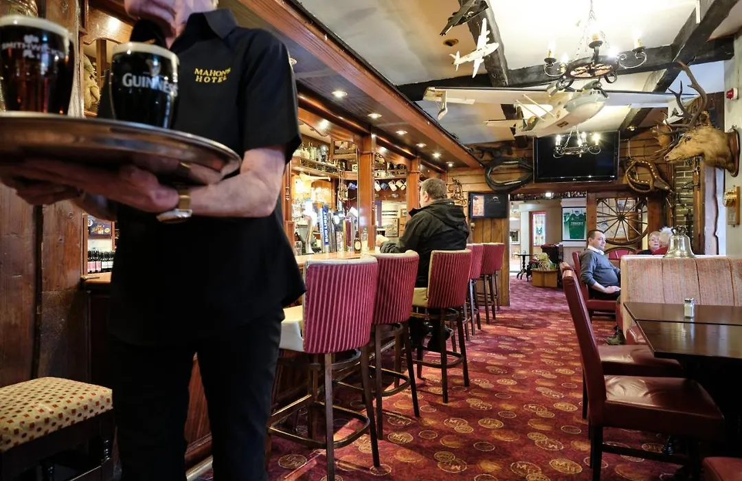 Mahon'S Hotel-1