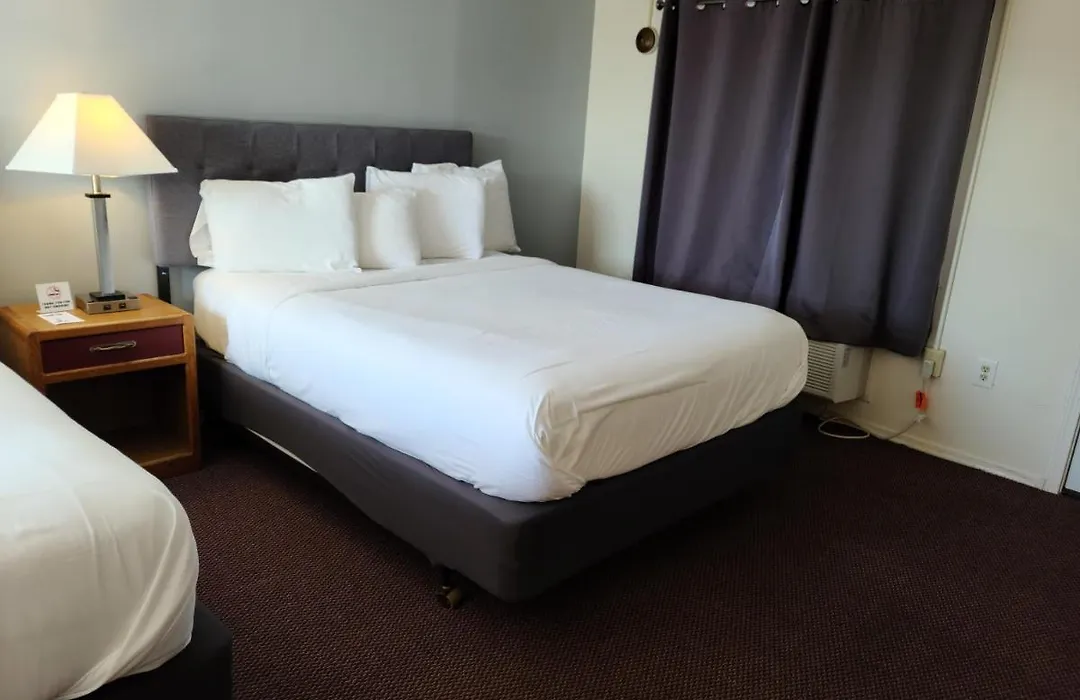 Hampton Harbor Motel-1