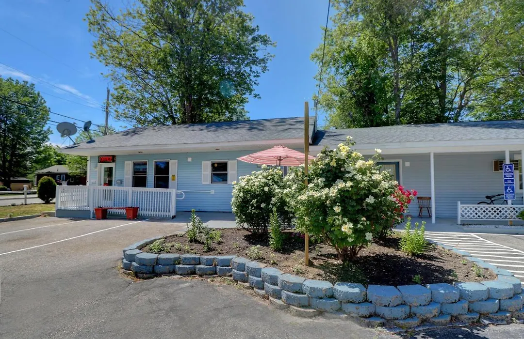 Brookside Inn & Cottages-1