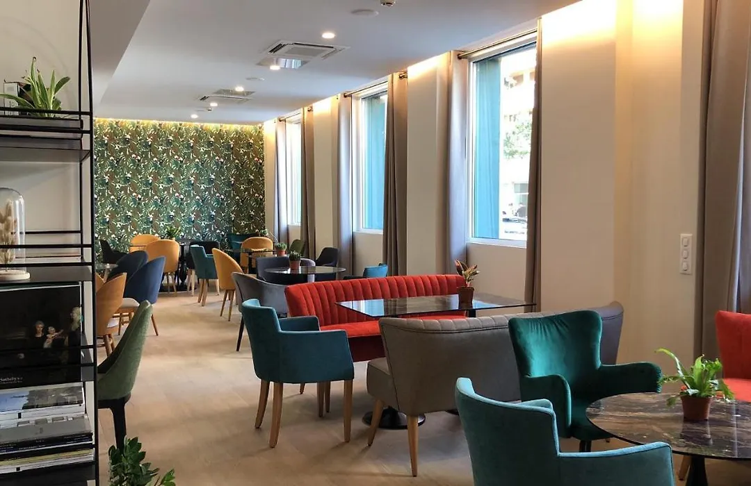 Hotel Apolonia Paris Montmartre; Sure Hotel Collection By Best Western-1