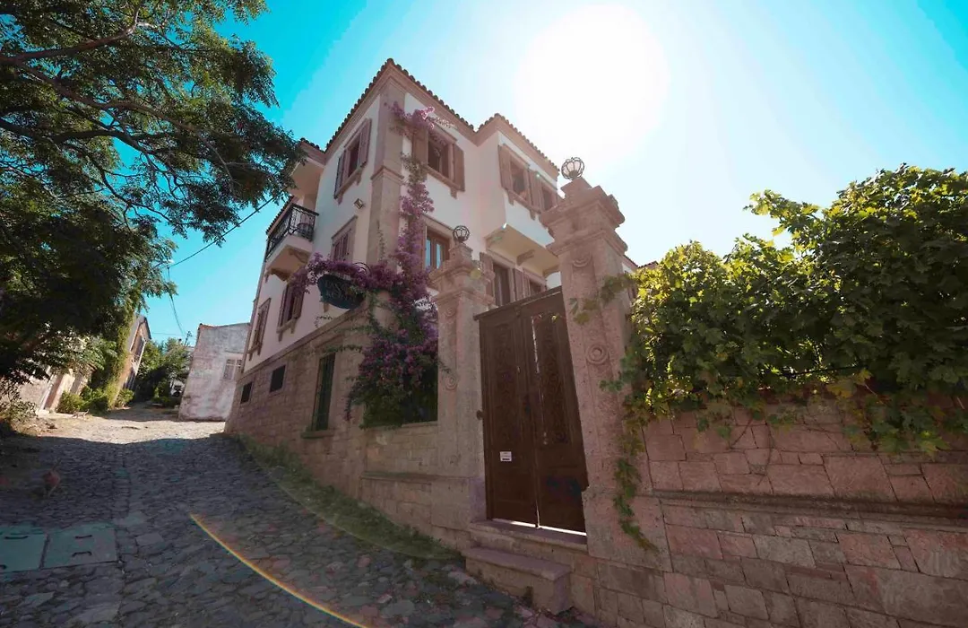 Cunda Tas Konak Otel-1