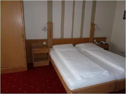 Hotel Domino-1