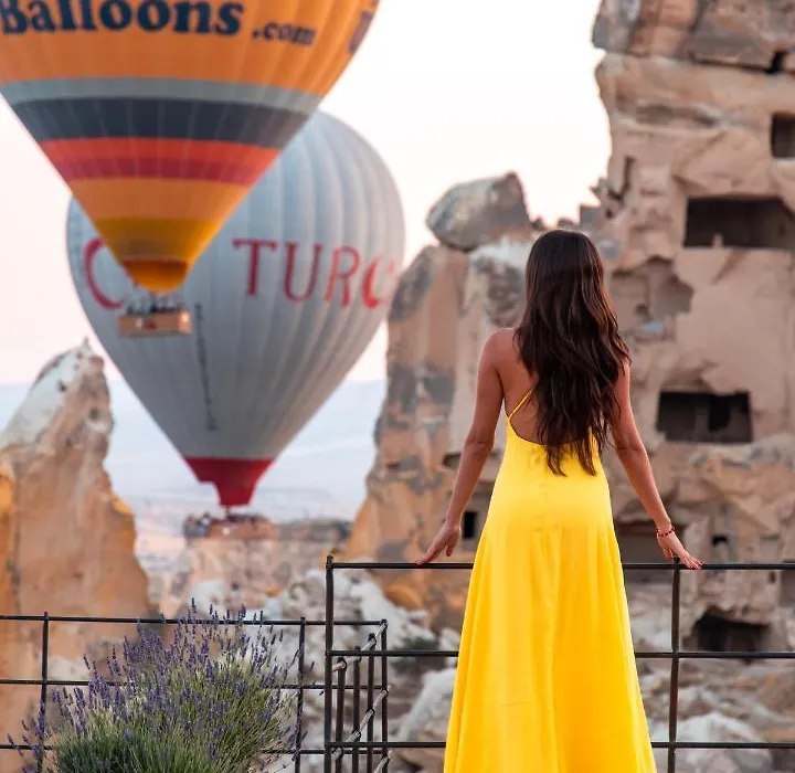Seki Cave Hotel, Wake Up To Hot Air Balloons-1