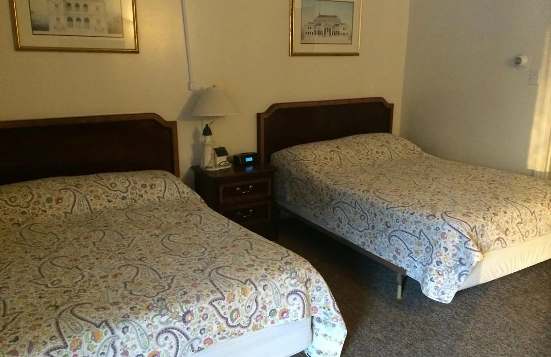 Lodge At Kennebunk-1