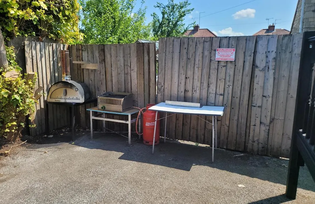 The Jackdaw Pub Self Catering Static Caravan Free Breakfast Supplied-1