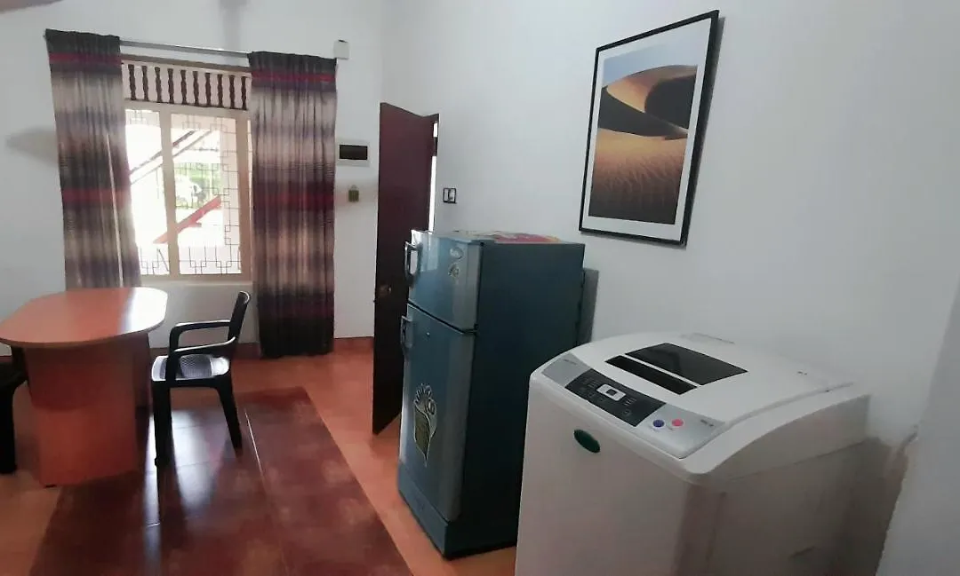 Hotel 100-1
