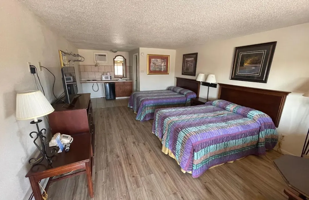 Round-Up Motel-1