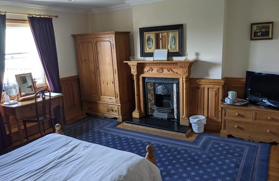 The Londesborough Arms Bar With En-Suite Rooms-1