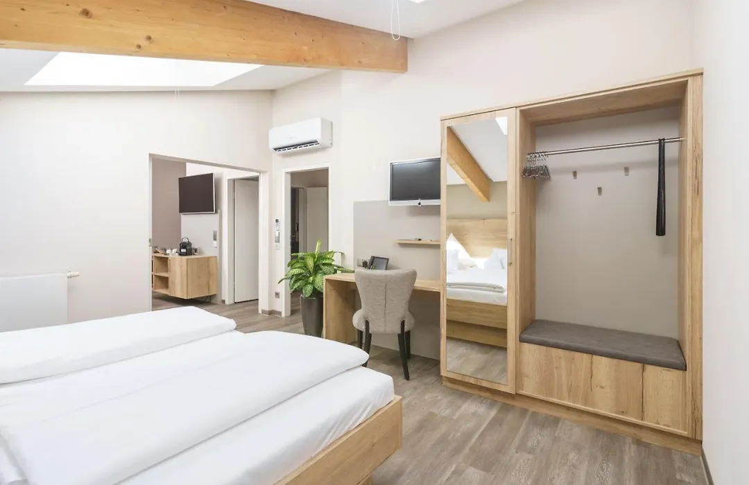 Hotel Forsthaus Grüna Betreiber GmbH-1