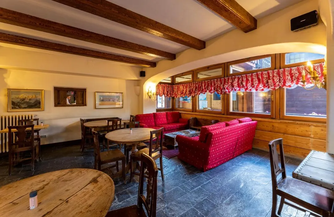 Hotel Cristallo-1