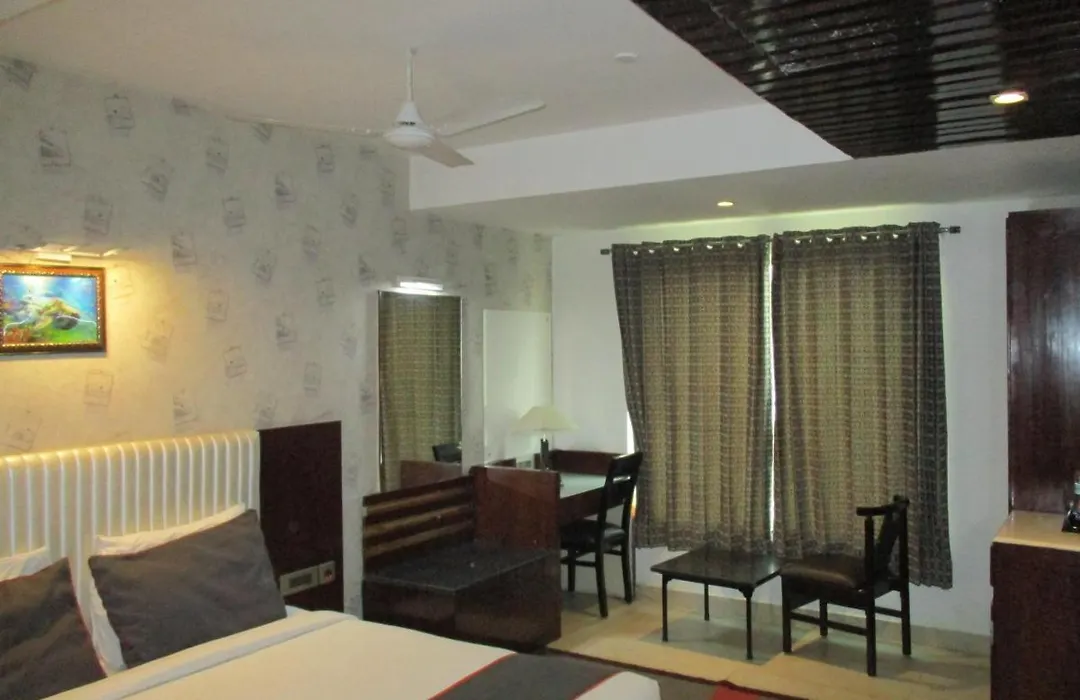 Broadway Inn-1