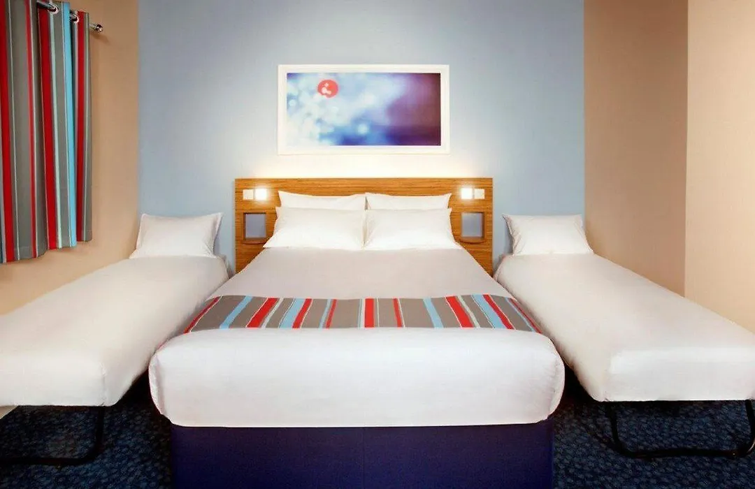 Travelodge Wirral Eastham-1