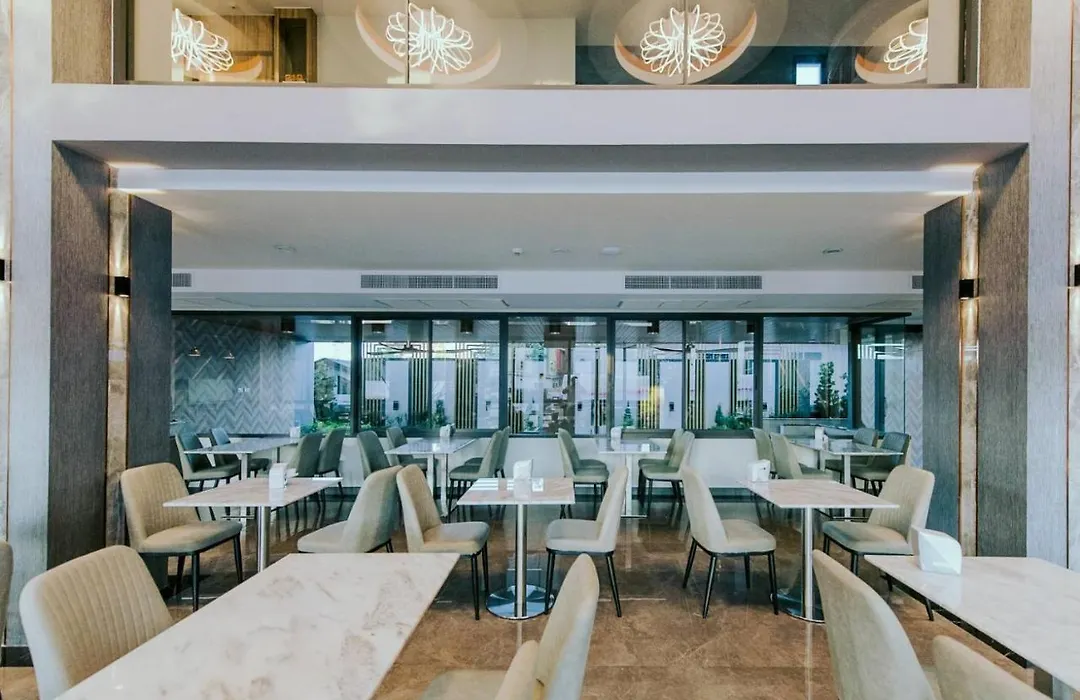 Arista Hotel Ubon-1