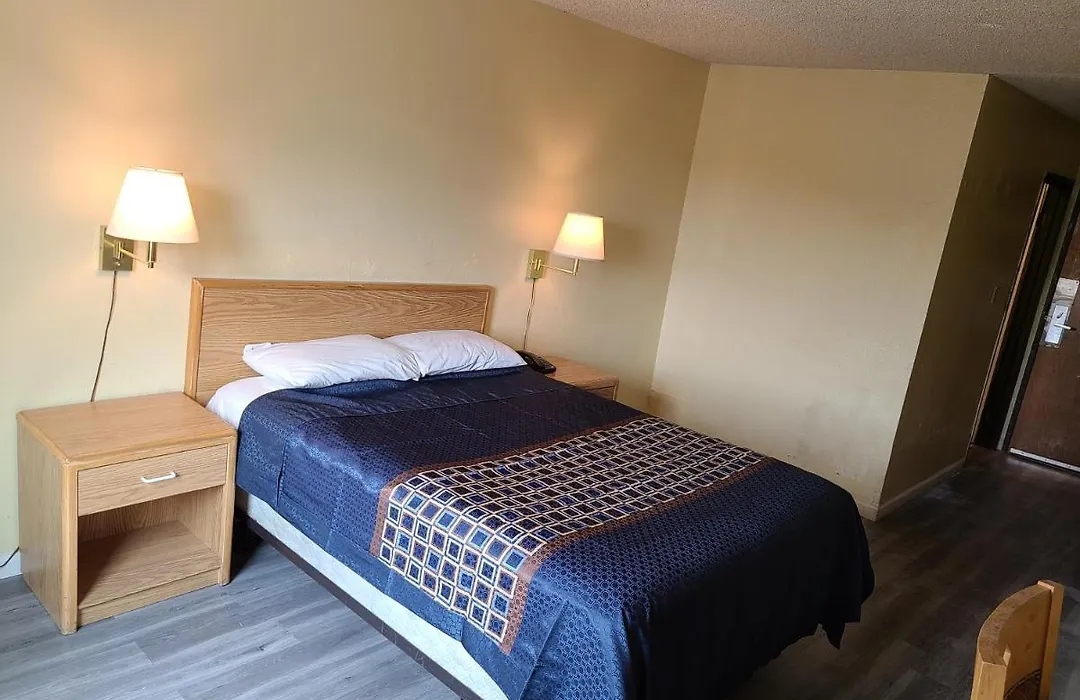 Travelodge By Wyndham Stockton-1