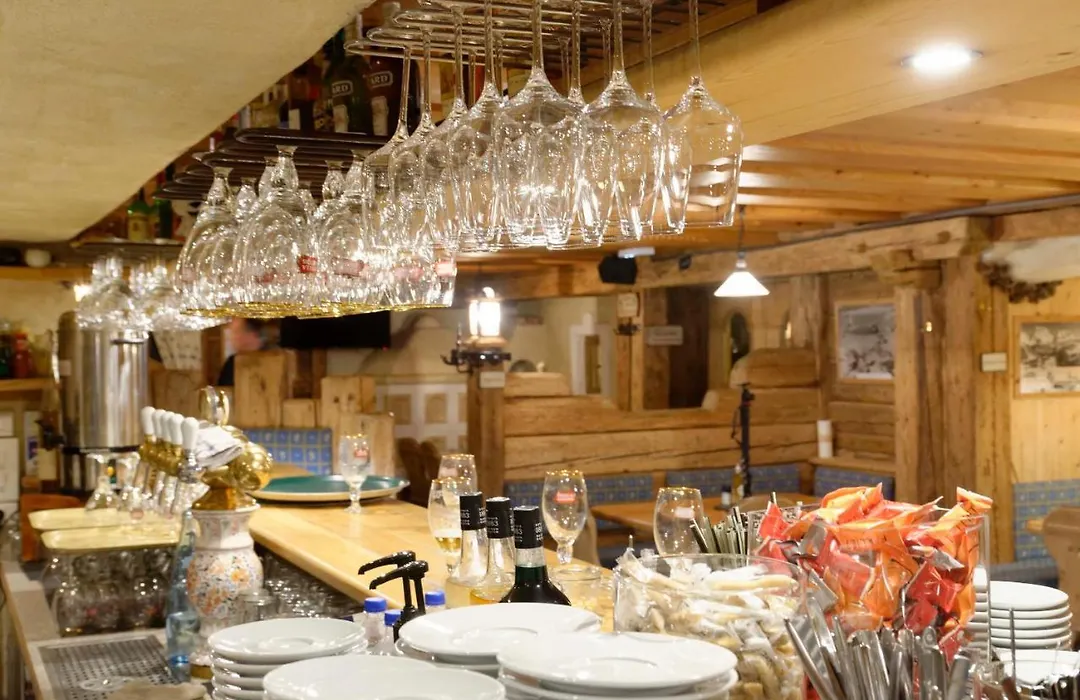 Hôtel 3 étoiles -Restaurant Le Pilatus Courchevel-1