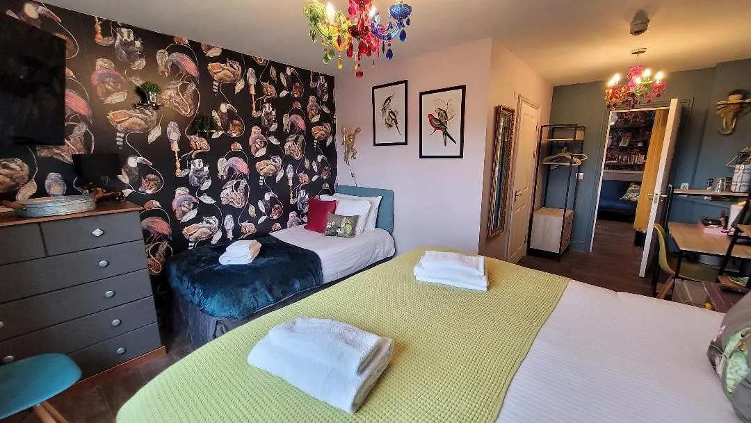 Lansdowne Simply Stay-1