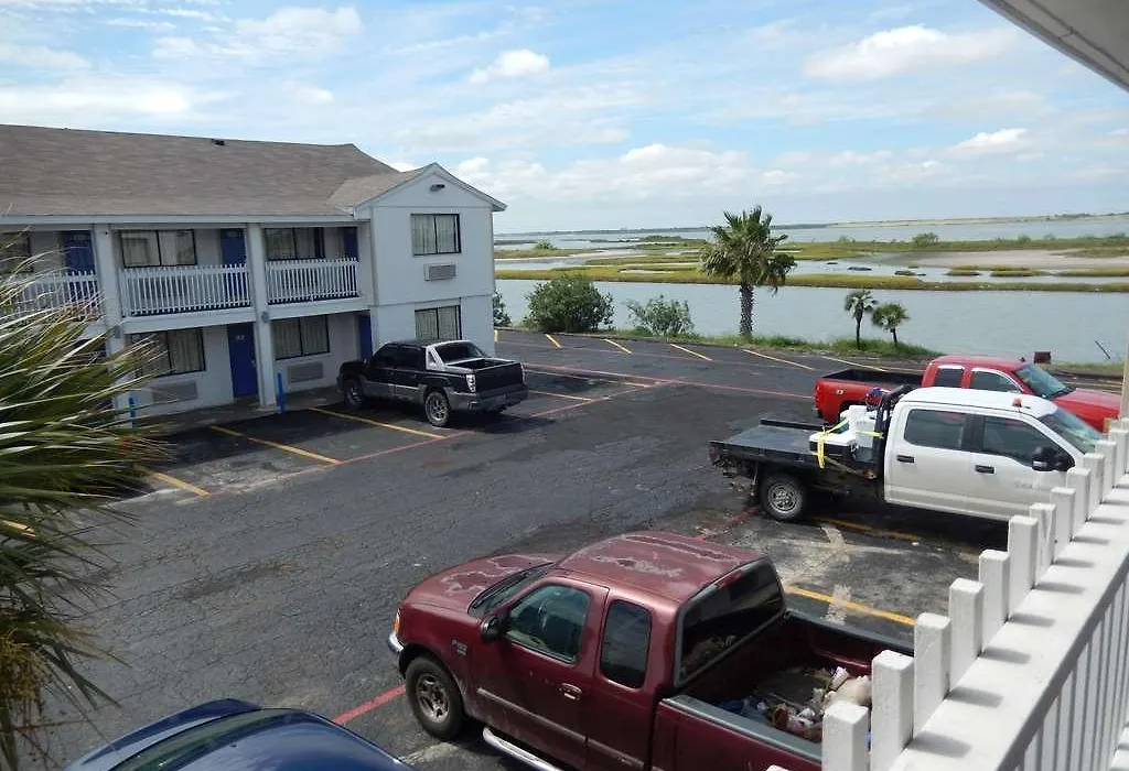 Motel 6 Portland-1