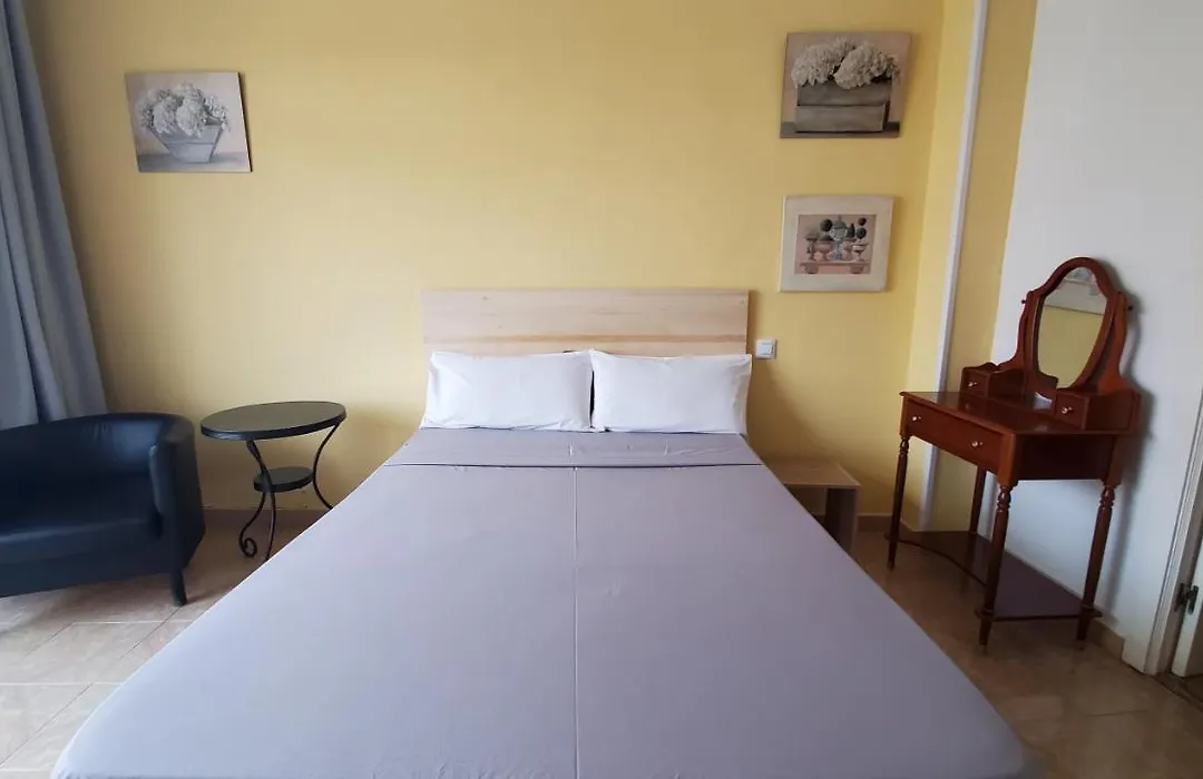 Hostal Martes Cáceres Plaza Mayor - Tercer piso SIN ascensor-1