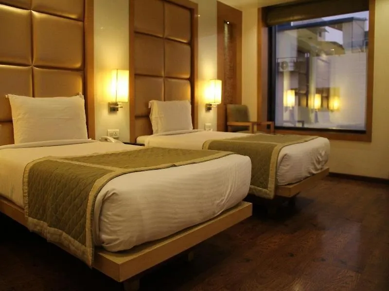 Almondz Hotel-1