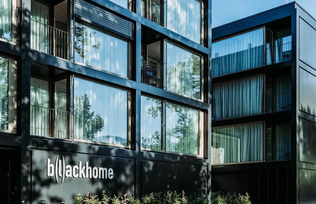 Blackhome Innsbruck City South I Contactless Check-In-1