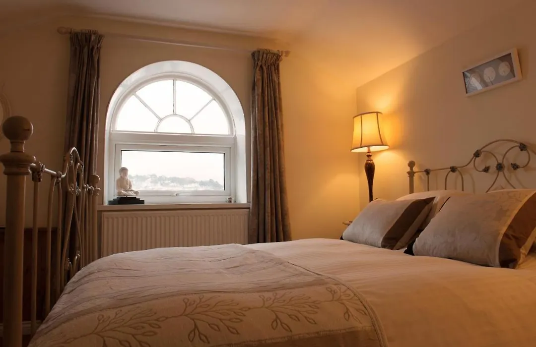 Ascot House Hotel-1