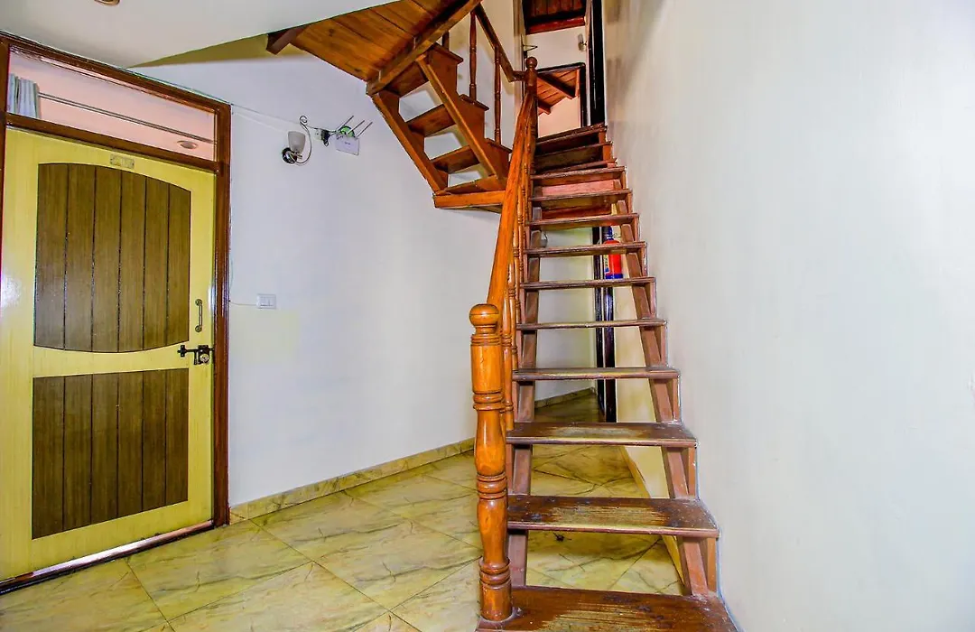 Fabhotel Moon II-1