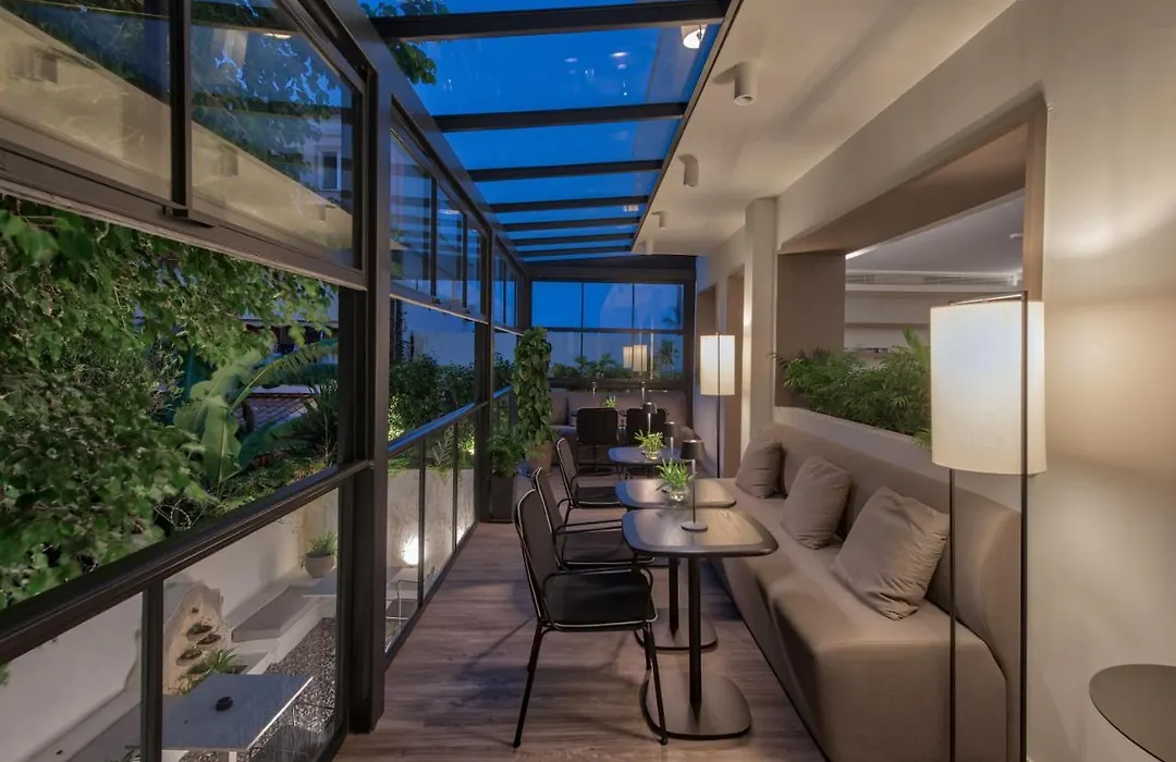 Bitzaro Boutique Hotel-1