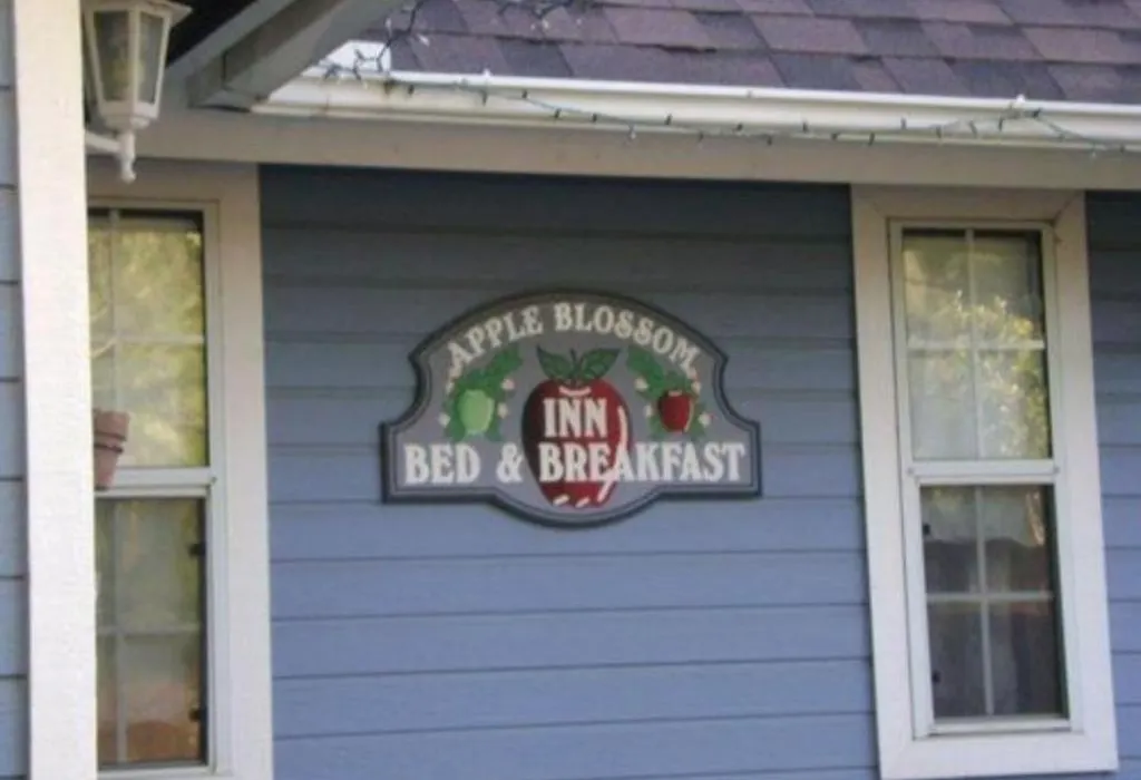 Apple Blossom Inn Yosemite-1