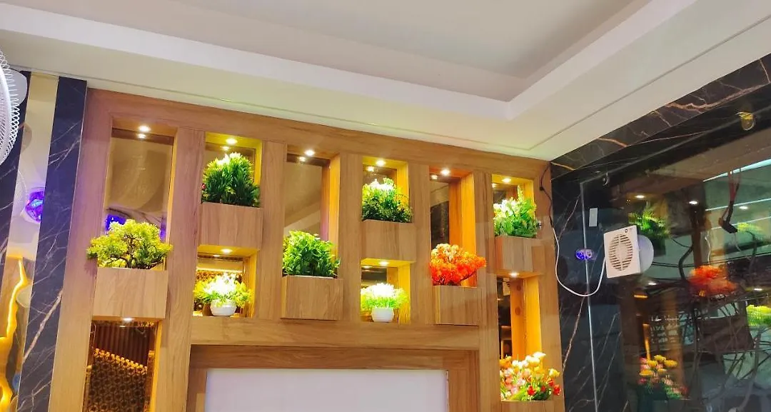 Hotel Golden Crown-1