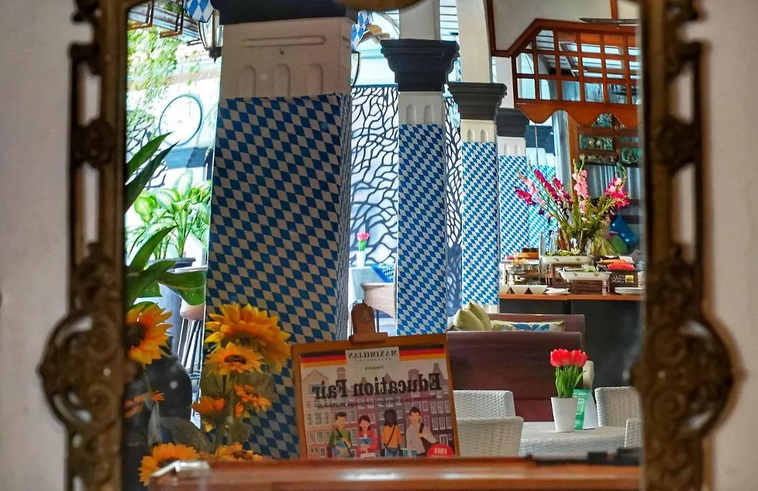 Raintree Boutique Villa & Gallery-1