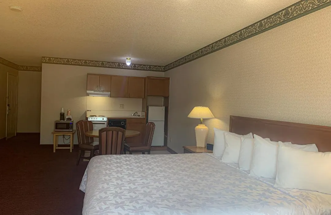 Econo Lodge Inn & Suites Winnemucca-1