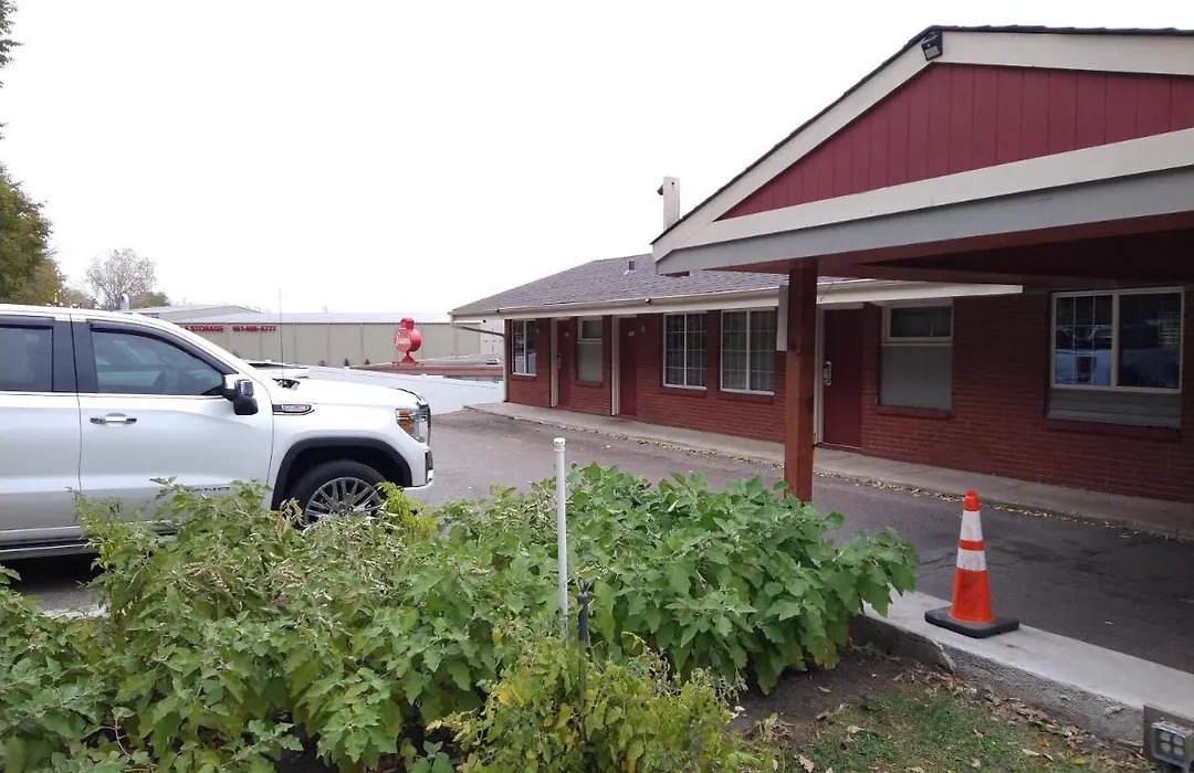 Highway Motel-1