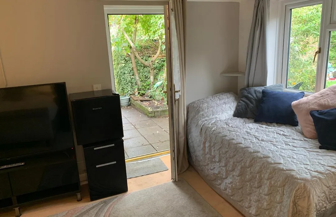 Debbie'S Digs-1