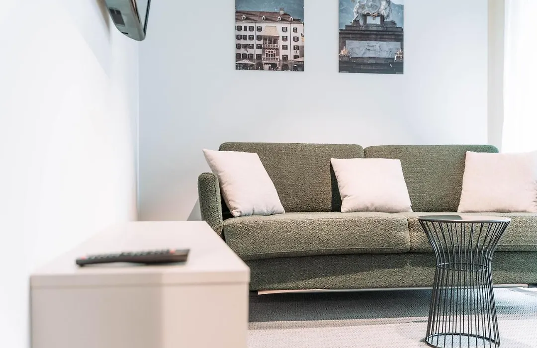 Blackhome Innsbruck City South I Contactless Check-In-1