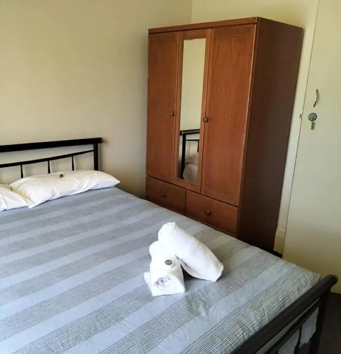 Australian Hotel-1