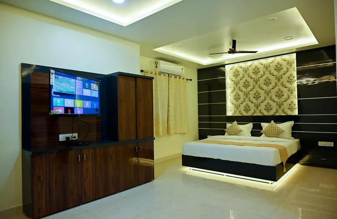 Hotel Golden Bliss-1