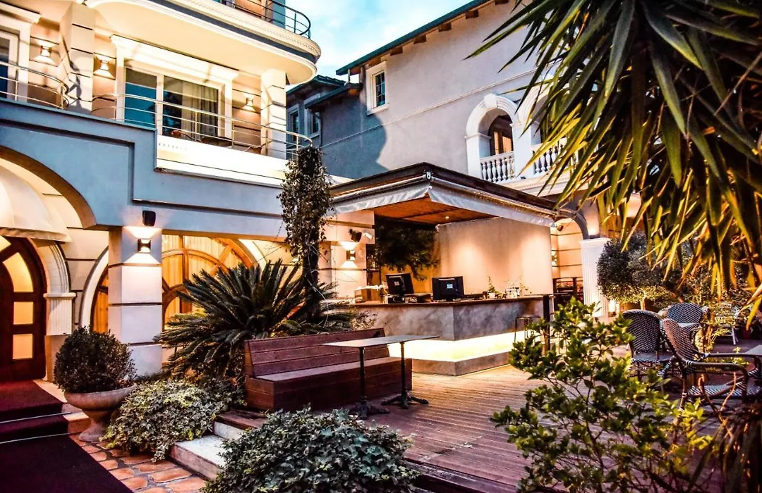 Broadway Boutique Hotel-1