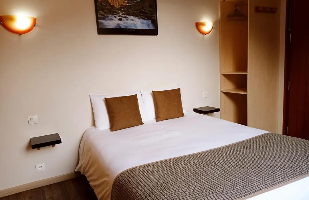 Hotel De La Gare-1