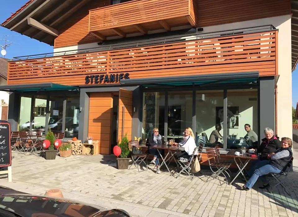 Stefanies-Café-Pension-Kultur-1