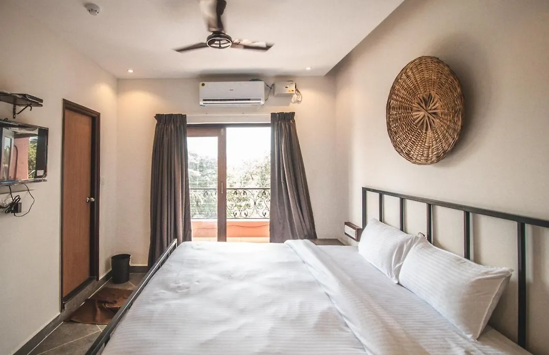 Amber Rooms-1