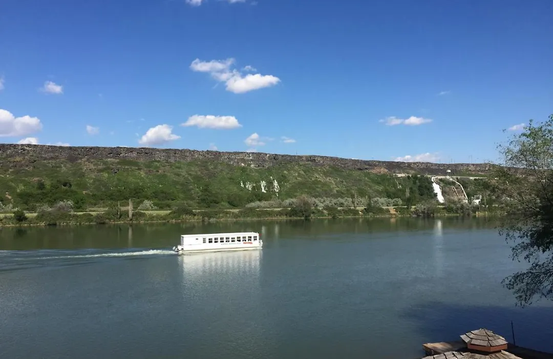 1,000 Springs Riverhouse-1