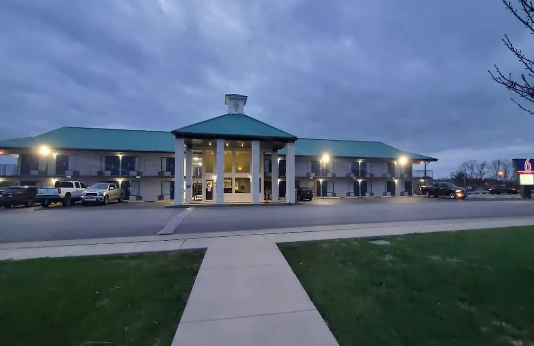 Motel 6 Branson West, Mo - Silver Dollar City-1