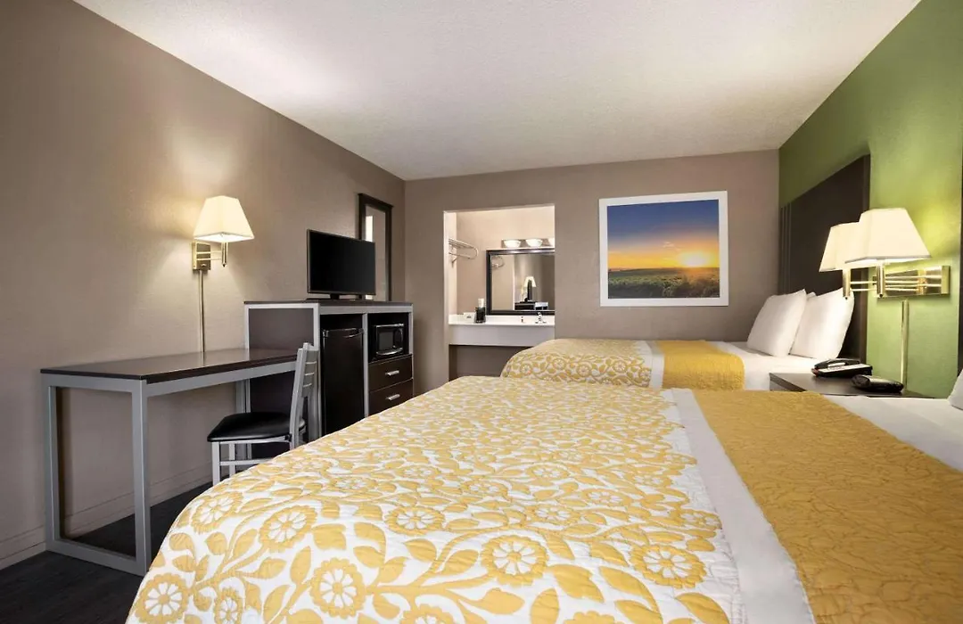 Days Inn By Wyndham Hardeeville/ I-95 State Line-1