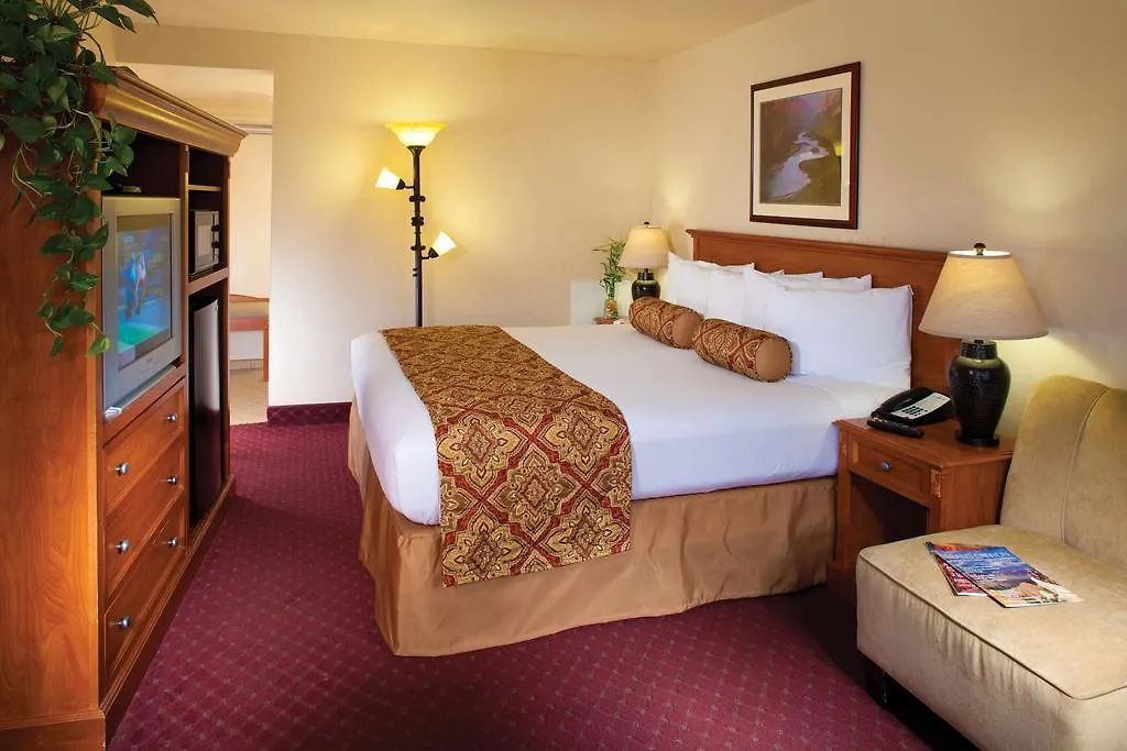 Red Feather Lodge/Hotel-1