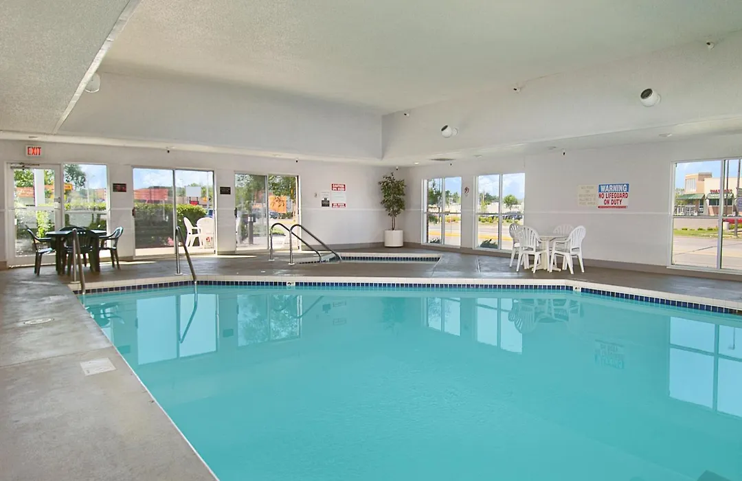 Super 8 By Wyndham Menomonie Wi-1