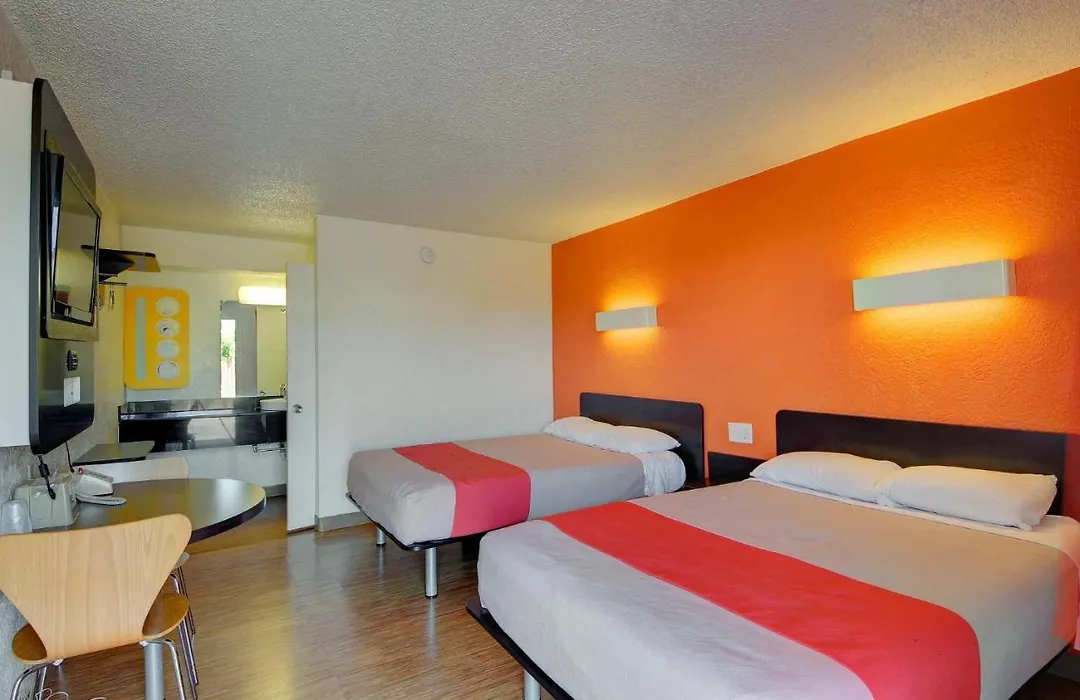 Economy Hotel Plus-1